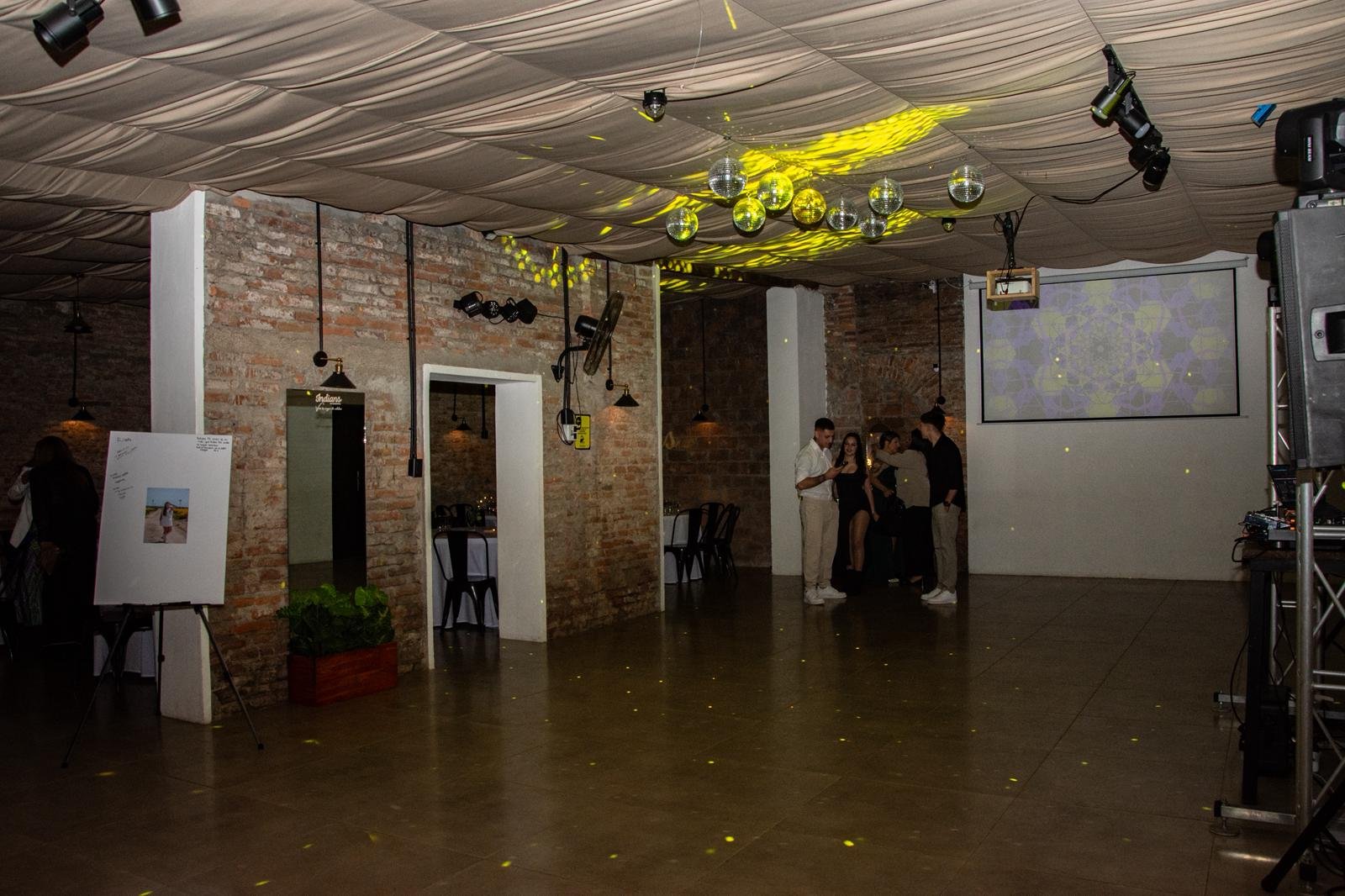 Ambientación de salón de fiestas